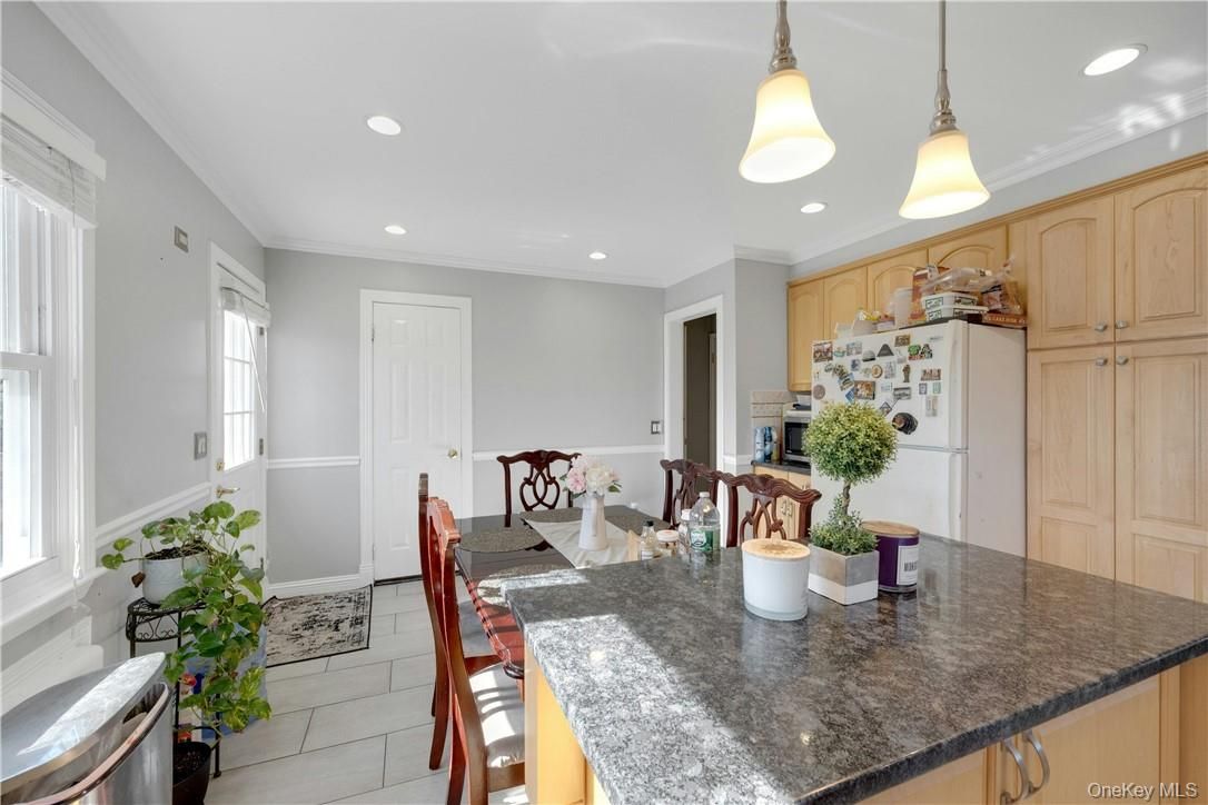 Dining room, Interior, Kitchen, Pendant Lights, Recessed Lighting