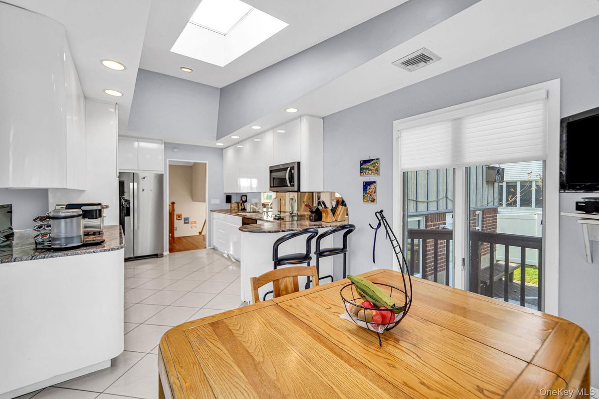 Dining room, Interior, Kitchen, Recessed Lighting