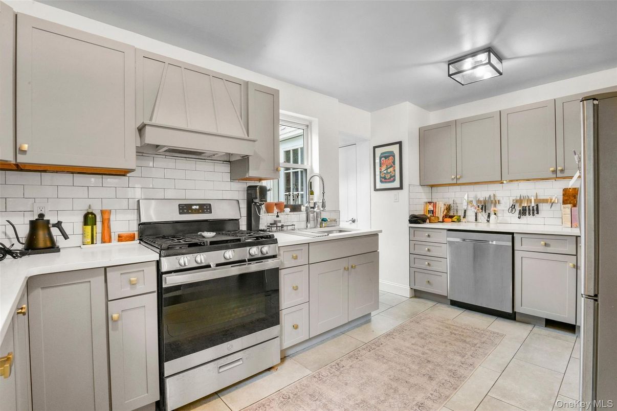 Interior, Kitchen, Stainless Steel Appliances