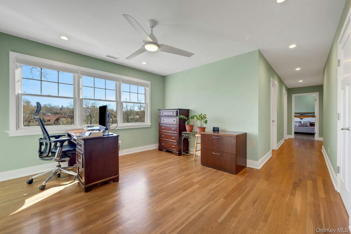 Home Office, Interior, Recessed Lighting, Wood Texture Flooring