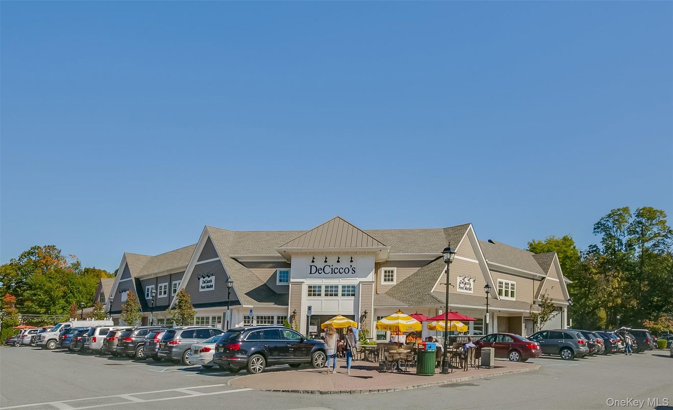 Exterior, Facade, None