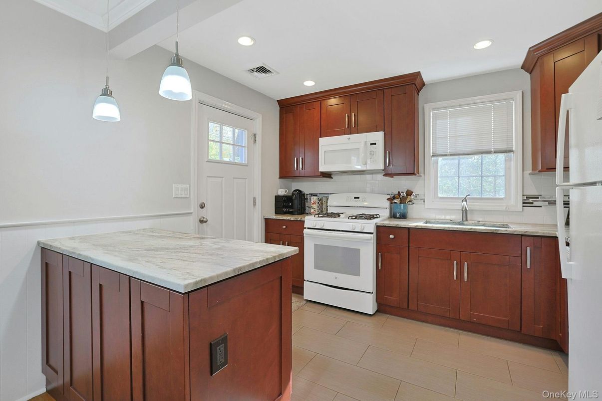 Interior, Kitchen, Pendant Lights, Recessed Lighting