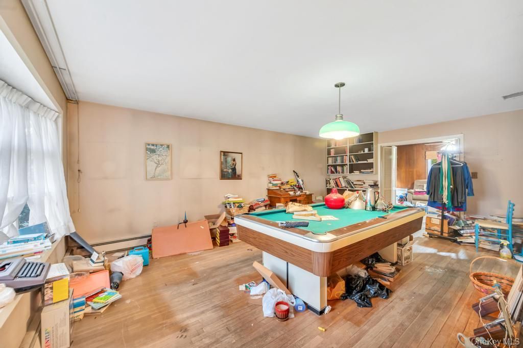 Billiard Table, Game Room, Interior, Wood Texture Flooring