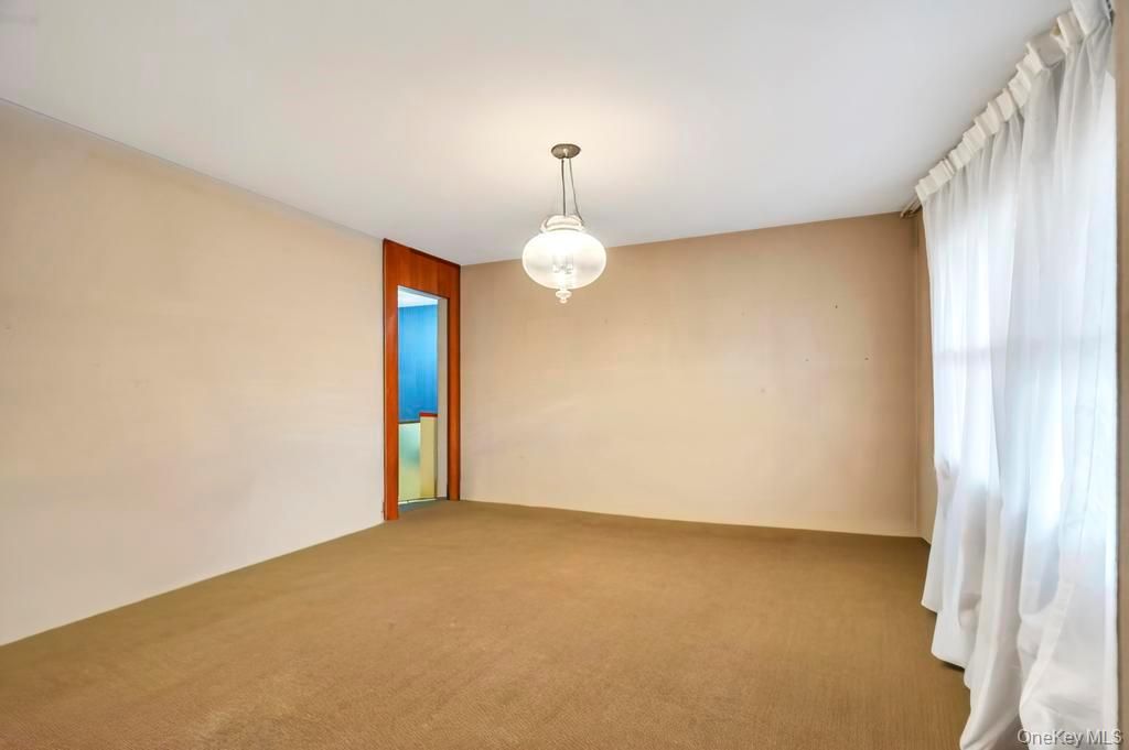 Empty room, Interior, Pendant Lights