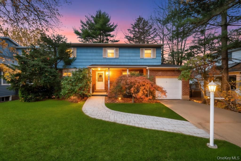 Attached, Exterior, Facade, Brick Facade, Split Level