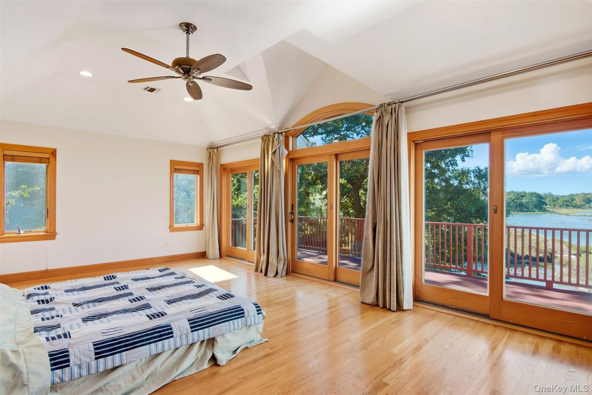 Bedroom, Interior, Recessed Lighting, Water, Wood Texture Flooring