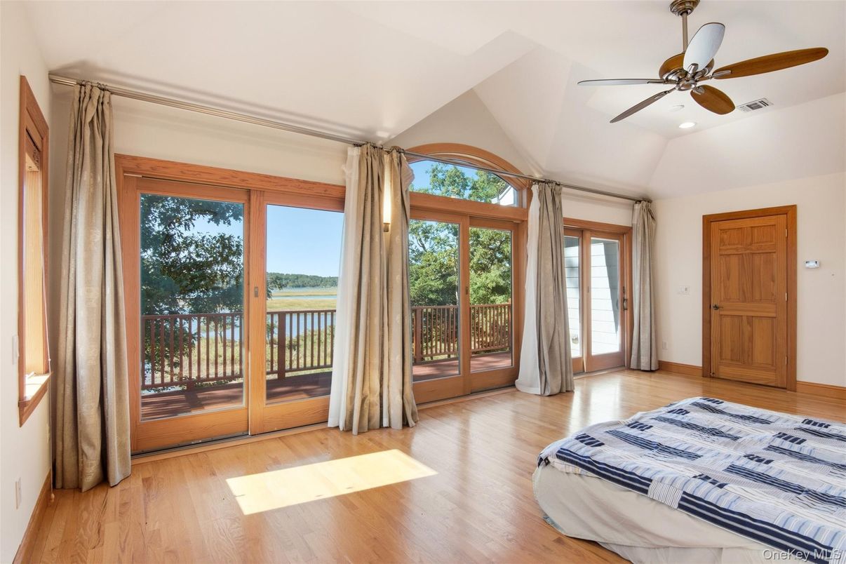 Bedroom, Interior, Recessed Lighting, Water, Wood Texture Flooring