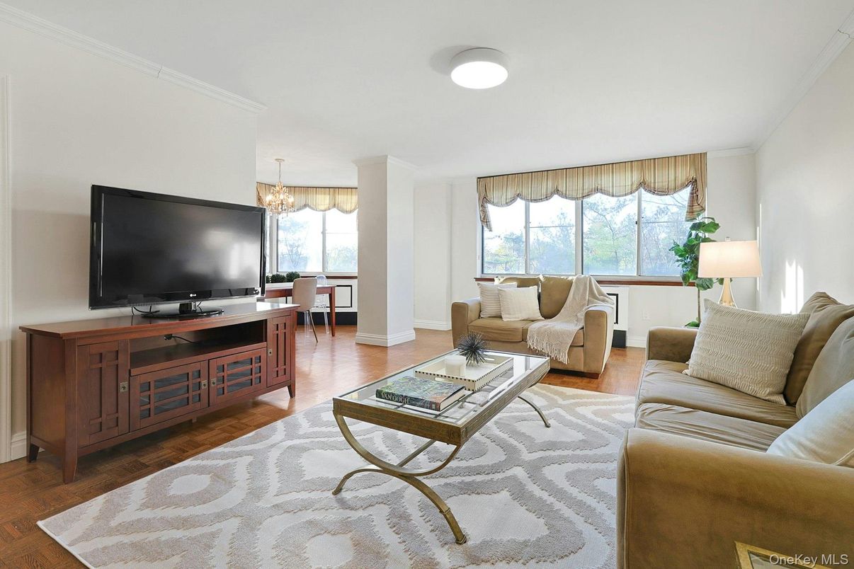 Chandelier, Dining room, Interior, Living room, Wood Texture Flooring