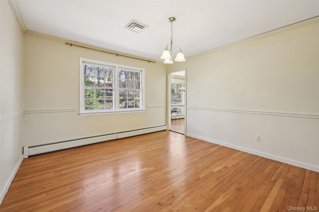Empty room, Interior, Pendant Lights, Wood Texture Flooring