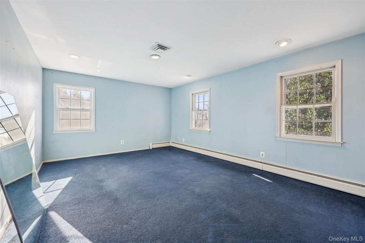 Empty room, Interior, Recessed Lighting