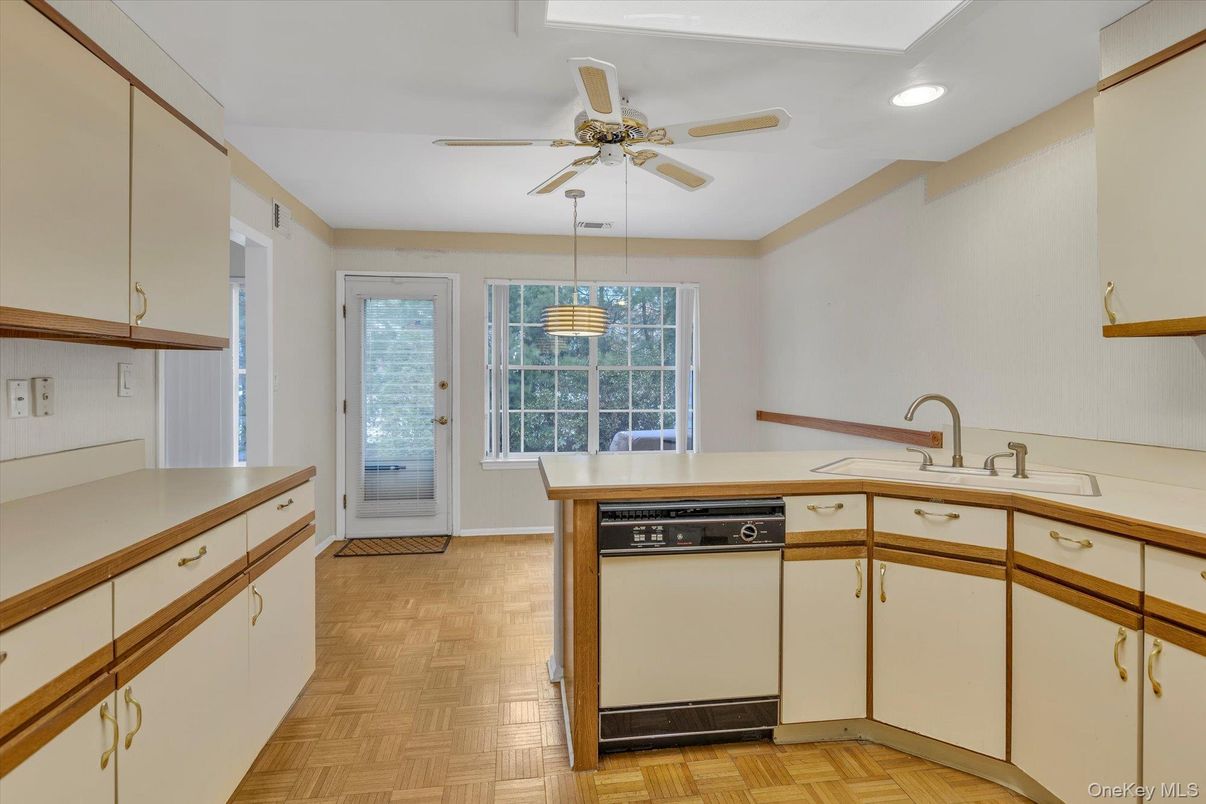 DE Listing image placeholder