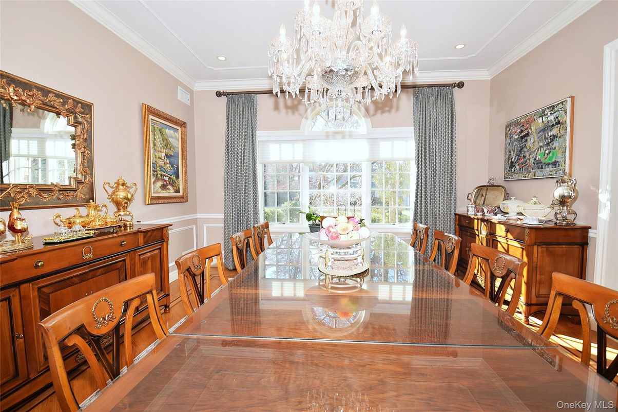 Chandelier, Dining room, Interior, Recessed Lighting, Wood Texture Flooring