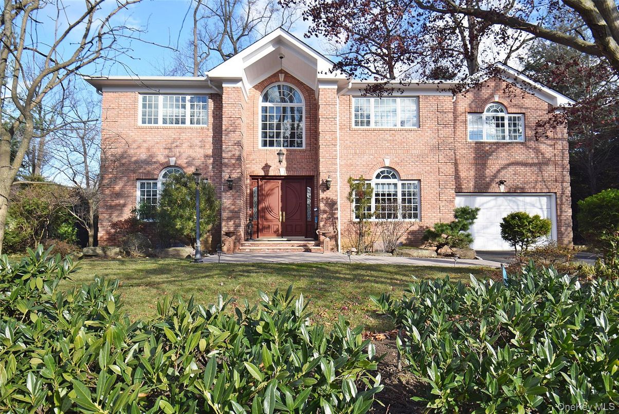 Exterior, Facade, Brick Facade, Brick Traditional