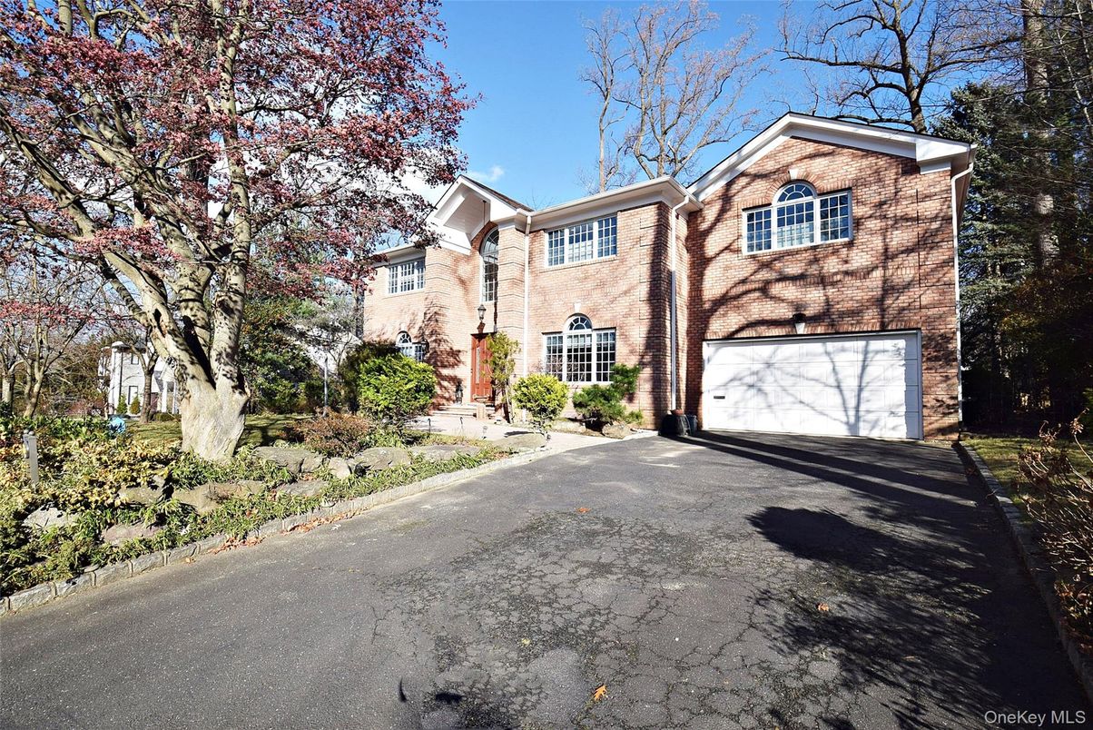 Attached, Exterior, Facade, Brick Facade, Brick Traditional