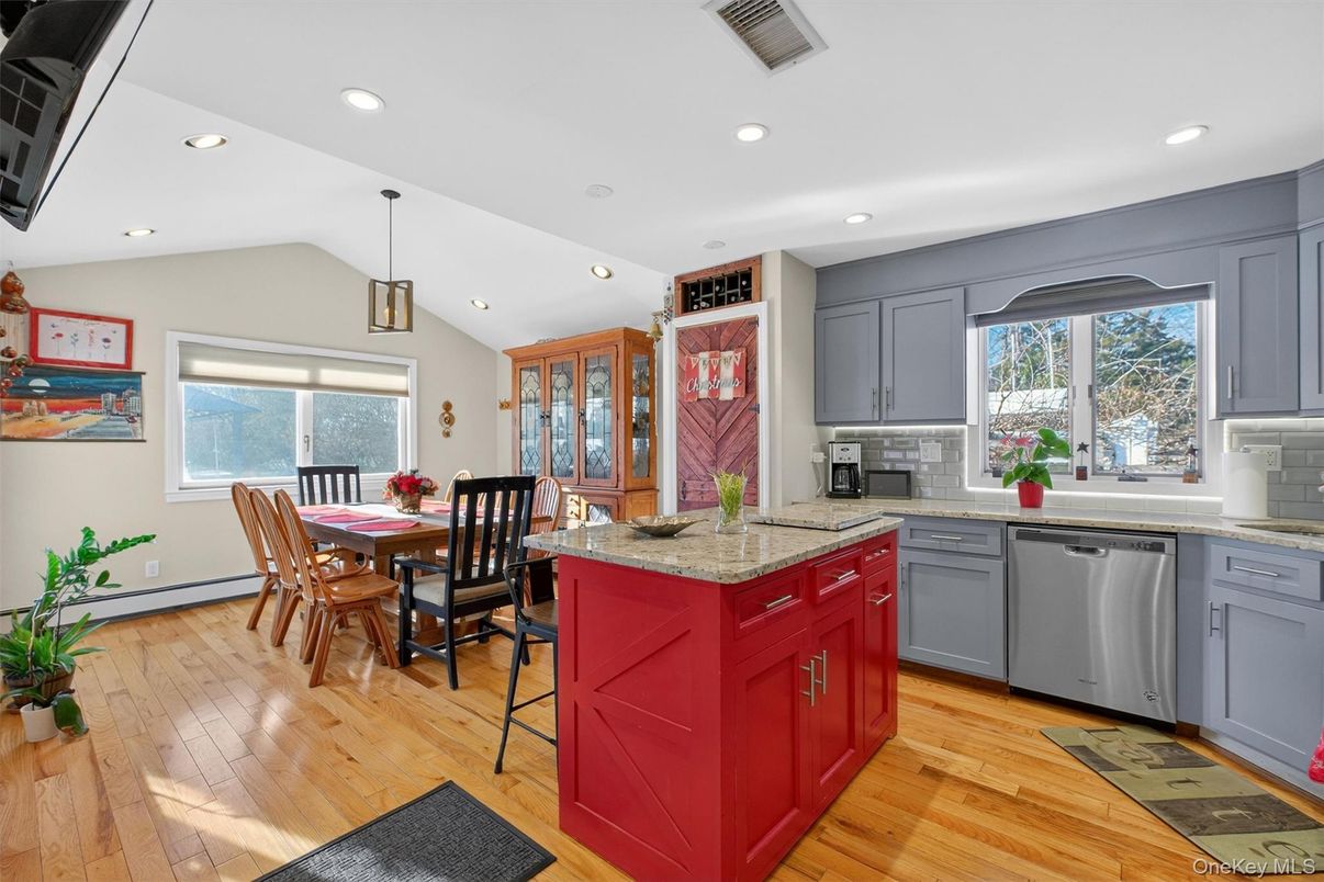 Dining room, Interior, Kitchen, Pendant Lights, Recessed Lighting, Wood Texture Flooring