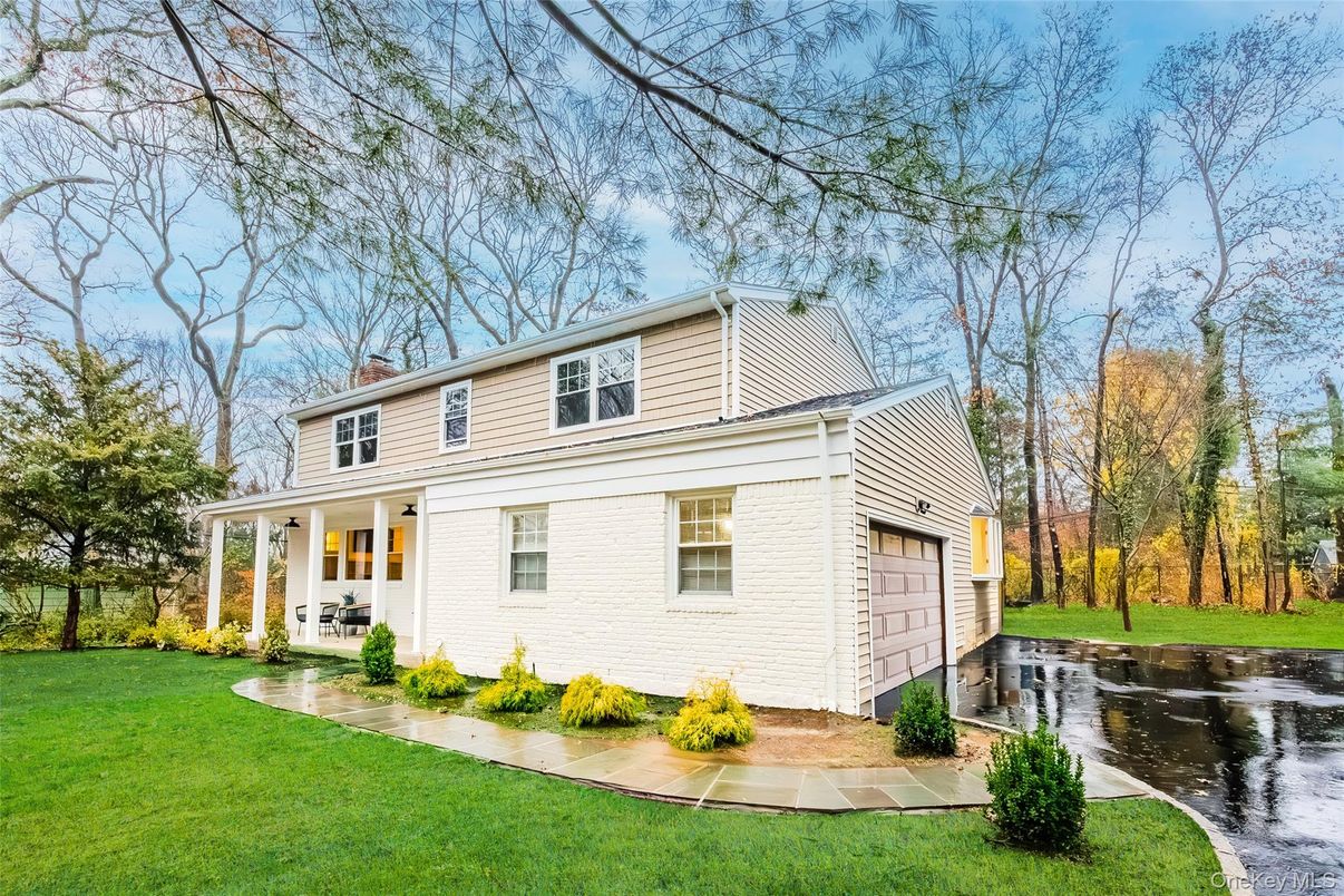 Attached, Backyard, Exterior, Facade, Brick Facade, Georgian