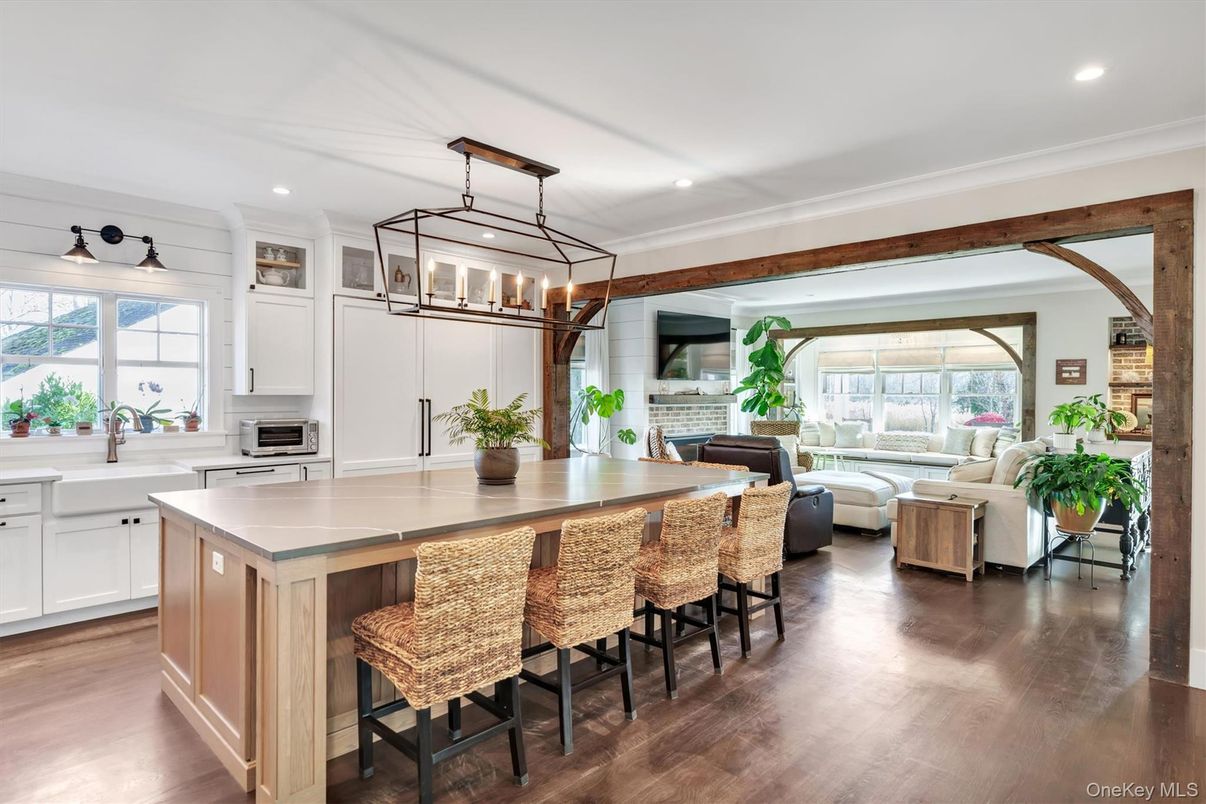 Chandelier, Dining room, Interior, Kitchen, Living room, Recessed Lighting, Wood Texture Flooring