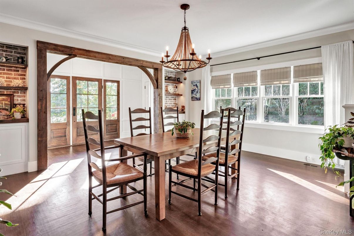 Chandelier, Dining room, Interior, Wood Texture Flooring