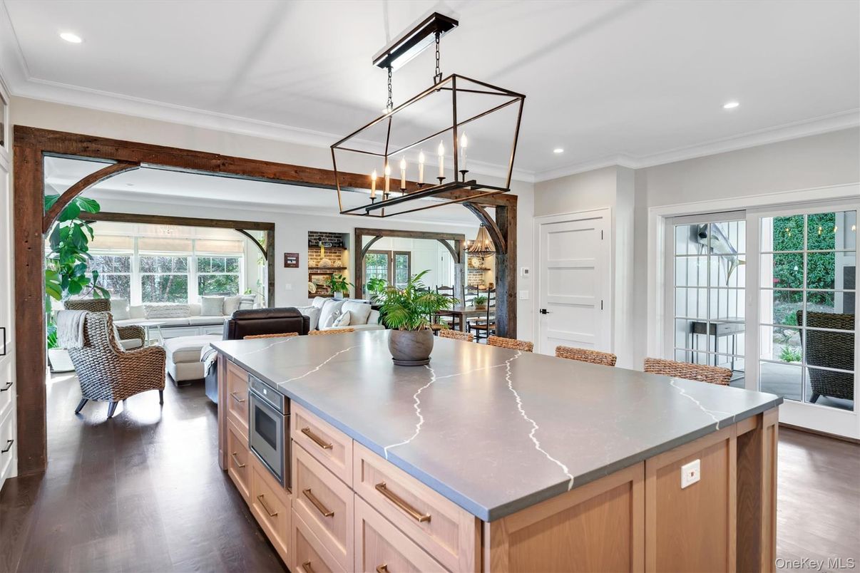 Chandelier, Interior, Kitchen, Living room, Pendant Lights, Recessed Lighting, Wood Texture Flooring