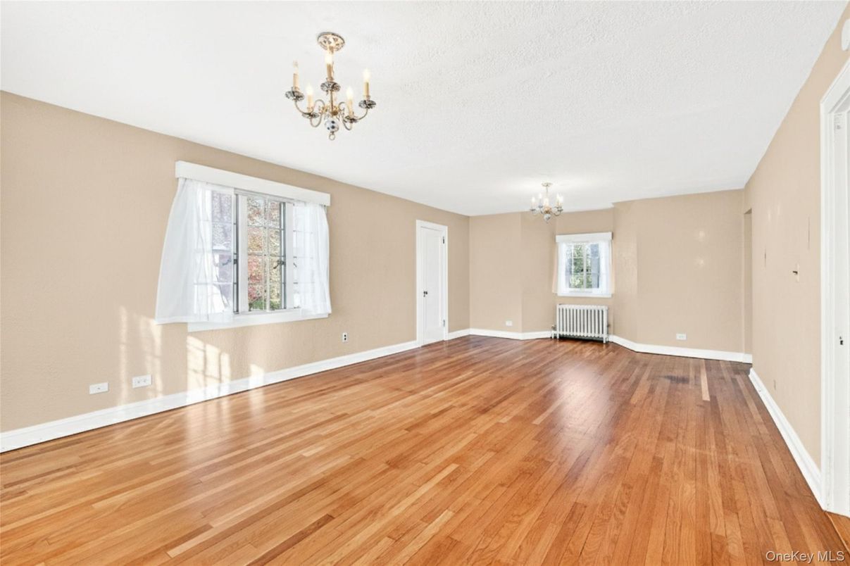 Chandelier, Empty room, Interior, Wood Texture Flooring