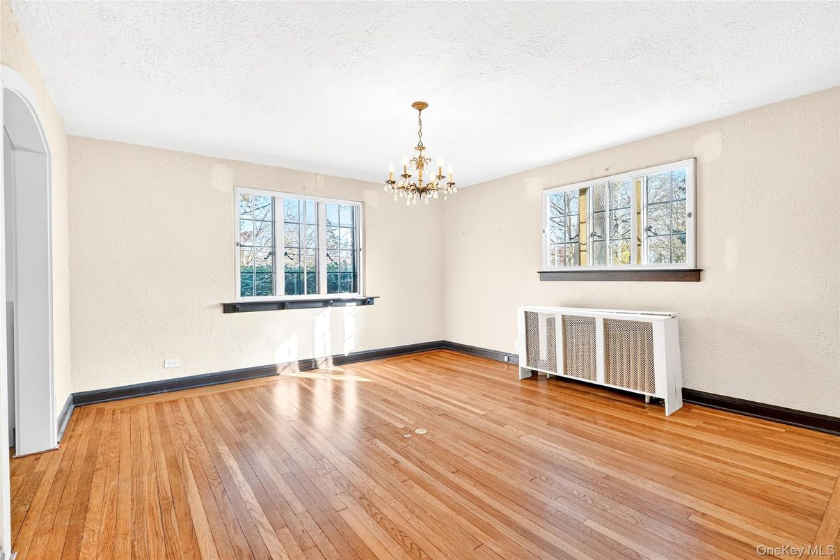 Chandelier, Empty room, Interior, Wood Texture Flooring