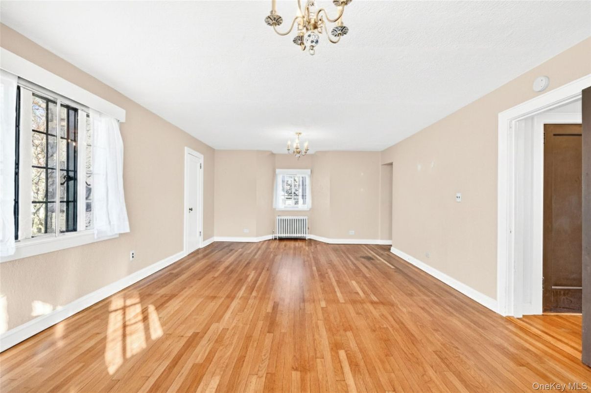 Chandelier, Empty room, Interior, Wood Texture Flooring
