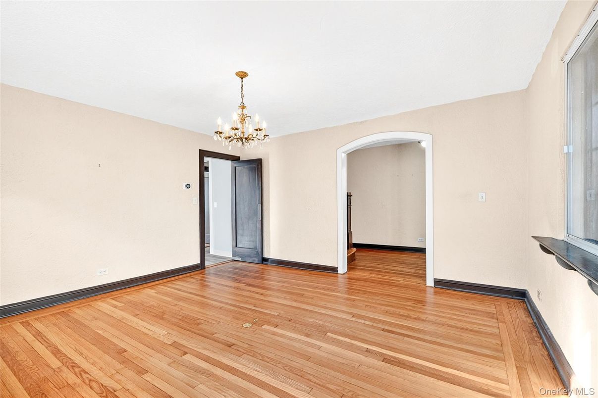 Chandelier, Empty room, Interior, Wood Texture Flooring