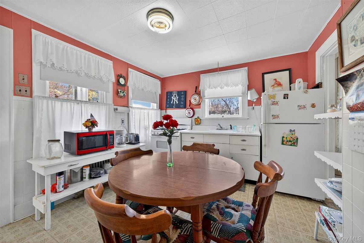 Dining room, Interior, Pendant Lights
