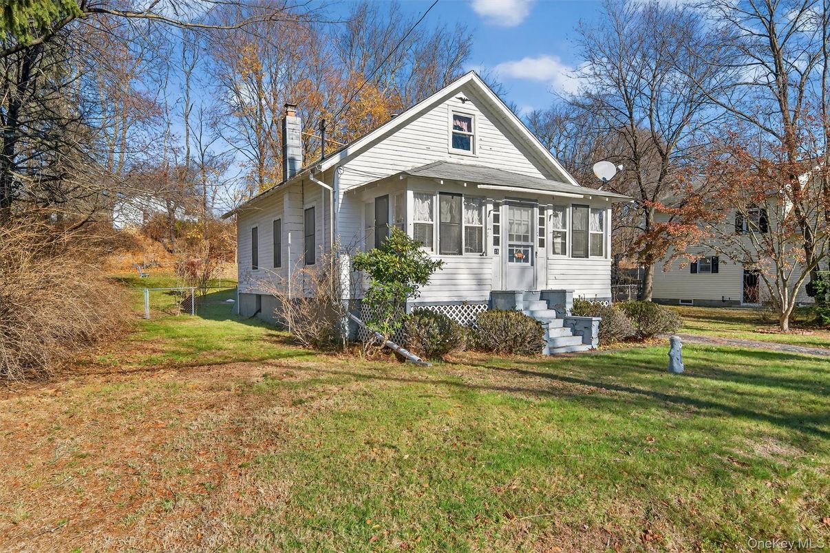 Backyard, Exterior, Facade, Queen Anne Victorian