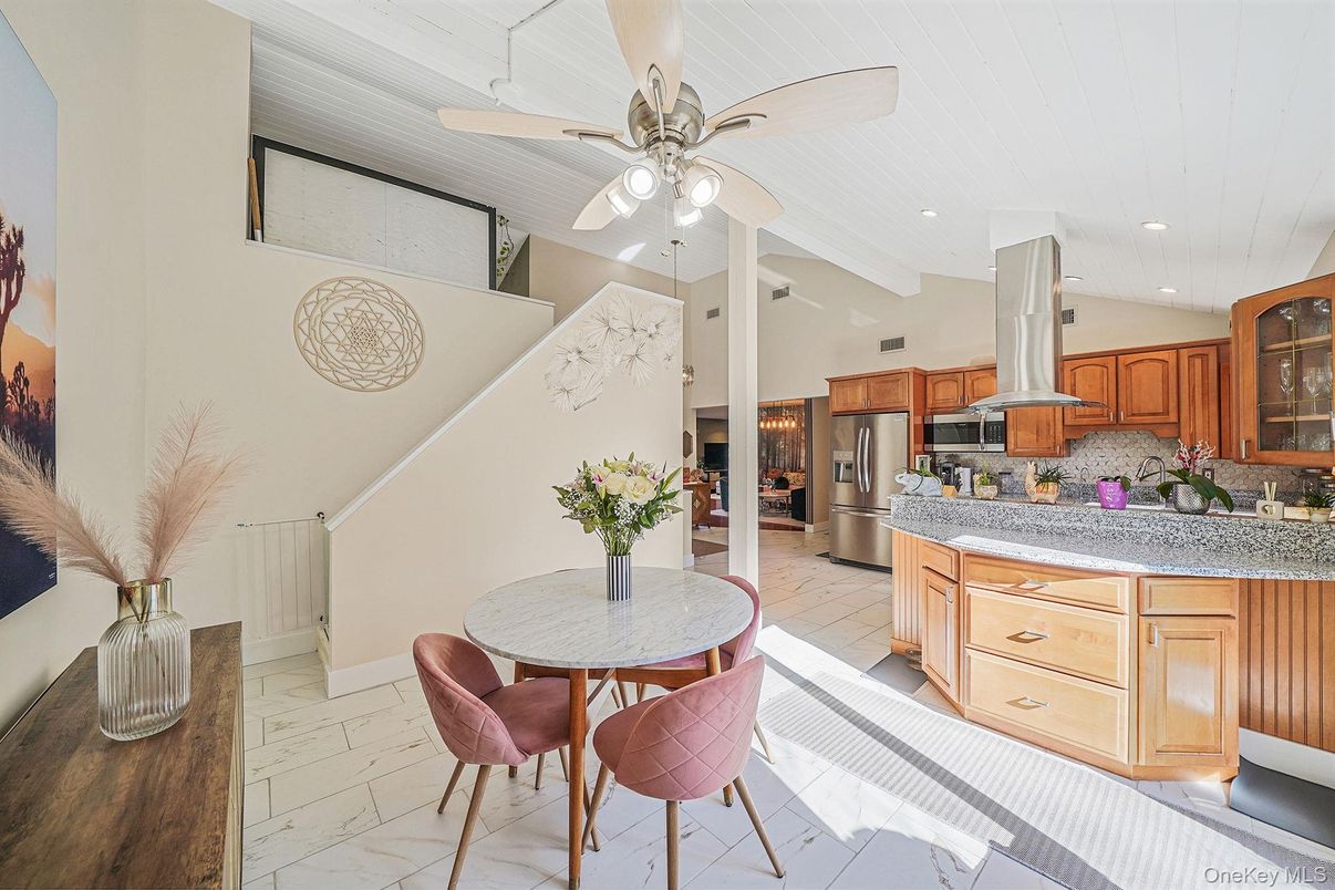Dining room, Interior, Kitchen, Marble, Recessed Lighting, Stainless Steel Appliances