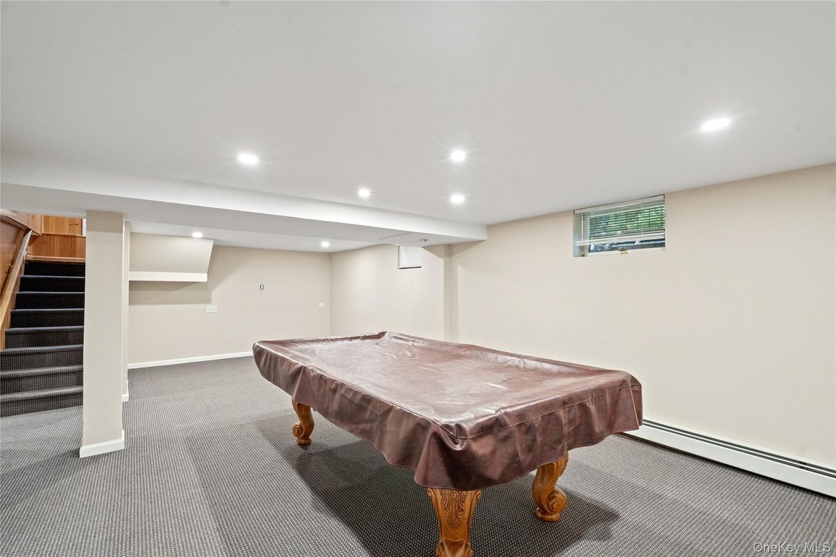 Billiard Table, Game Room, Interior, Recessed Lighting