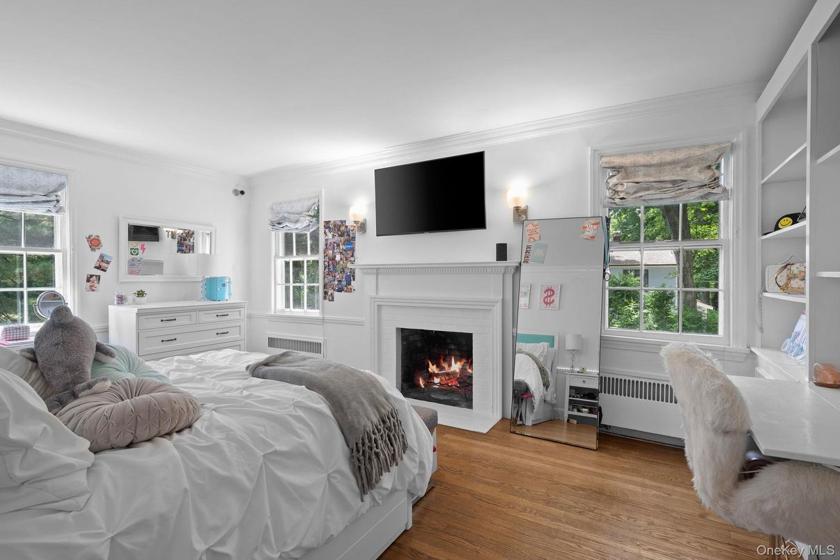 Bedroom, Fireplace, Interior, Wood Texture Flooring