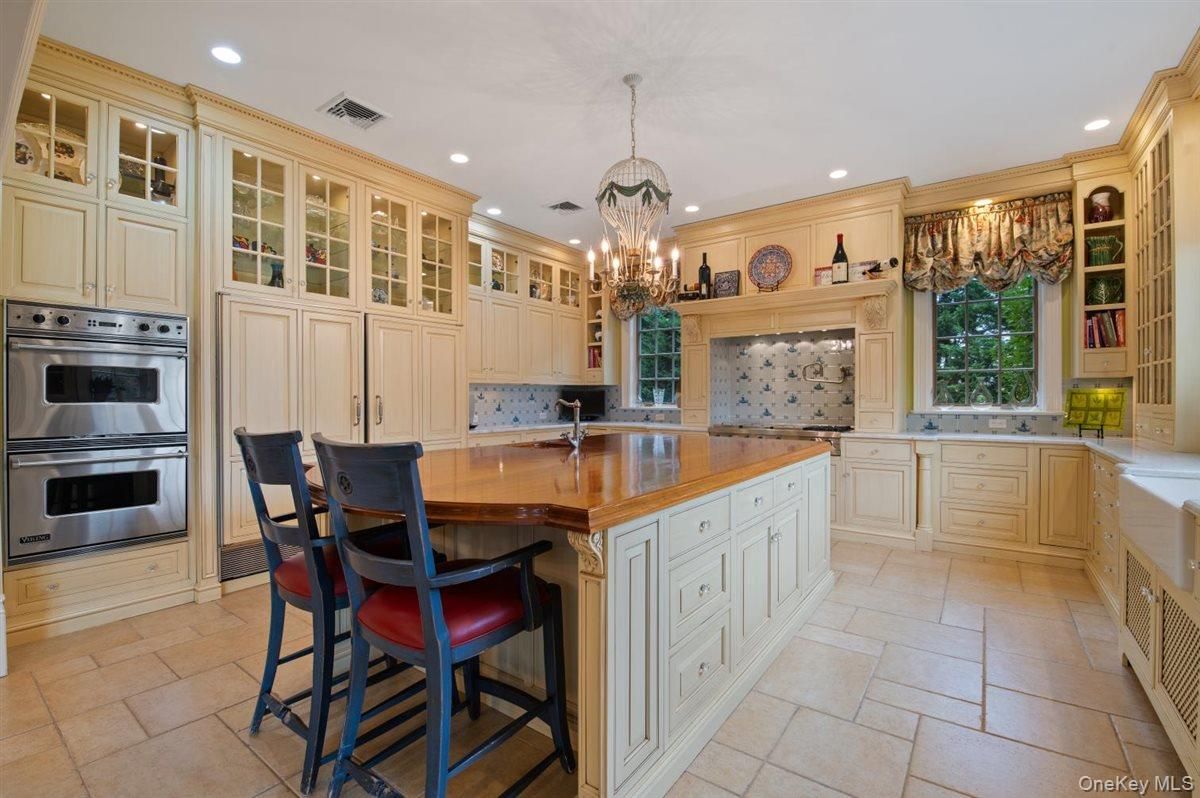 Chandelier, Interior, Kitchen, Recessed Lighting, Stainless Steel Appliances