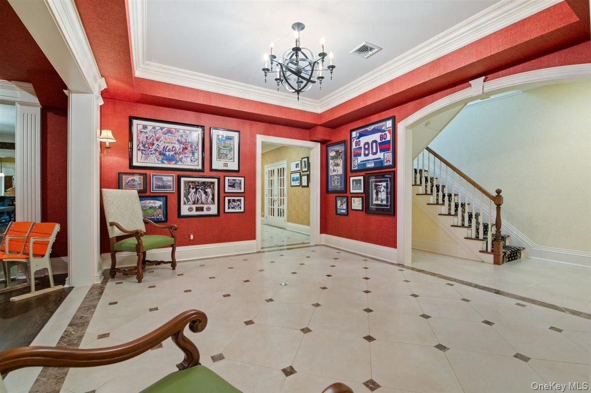Chandelier, Interior