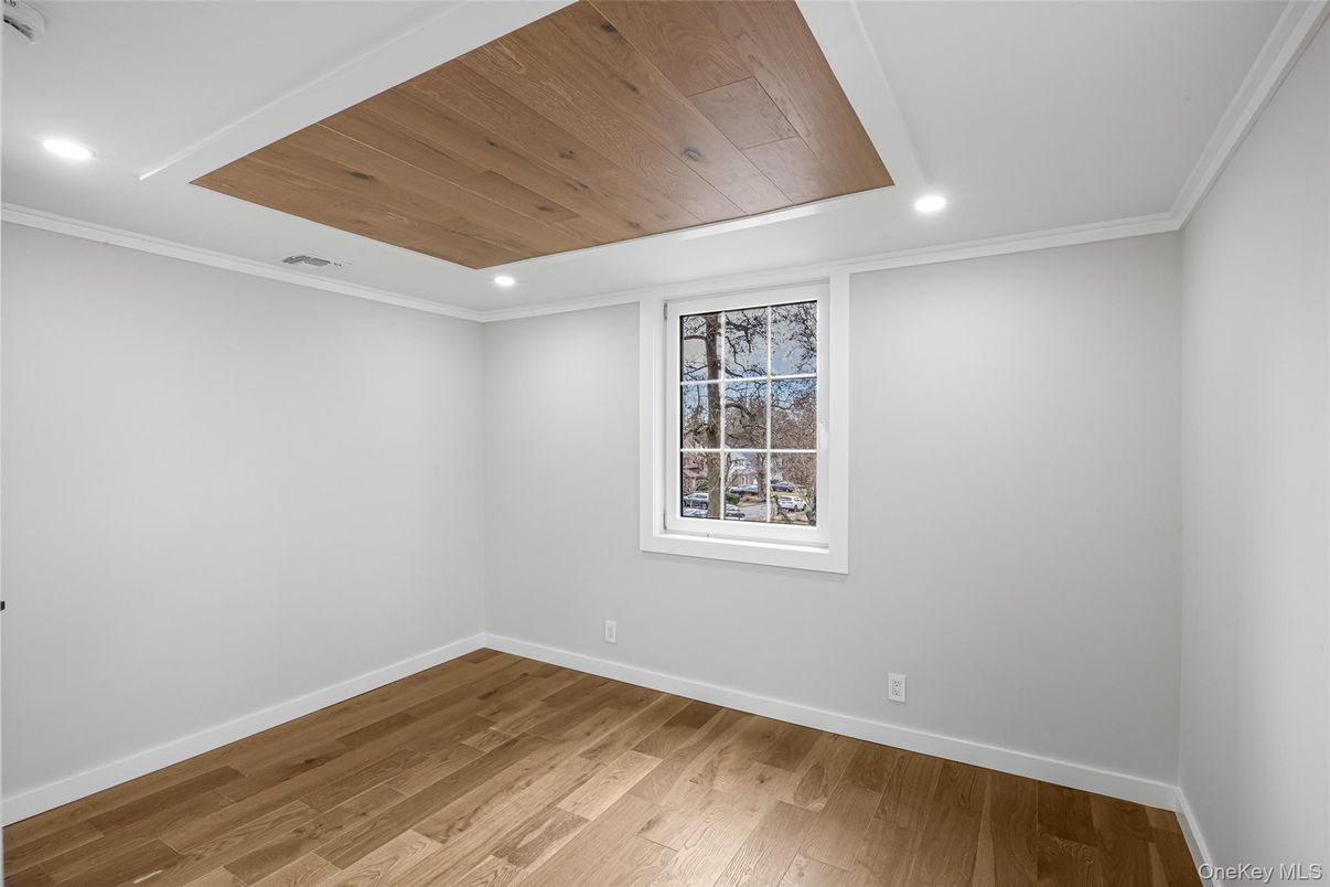 Empty room, Interior, Recessed Lighting, Wooden Ceilings, Wood Texture Flooring