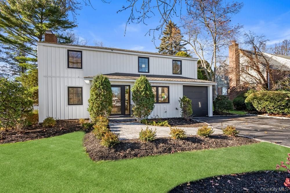 Attached, Exterior, Facade, Farmhouse