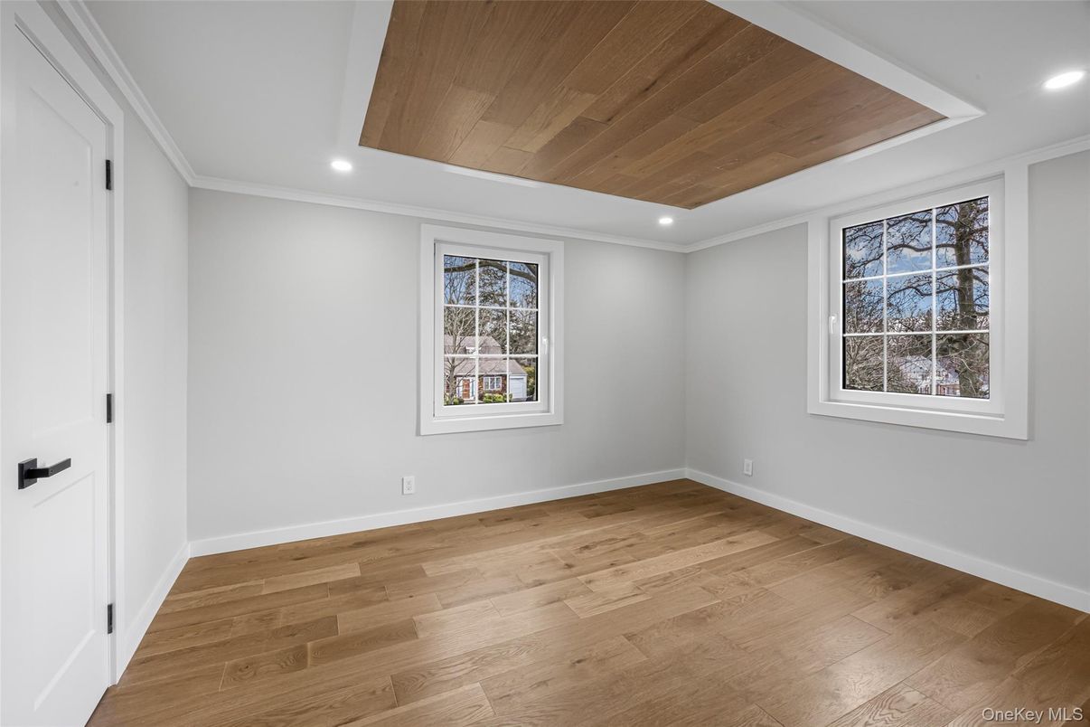 Empty room, Interior, Recessed Lighting, Wooden Ceilings, Wood Texture Flooring