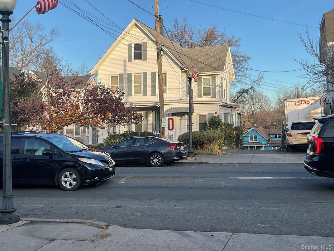 Exterior, Facade, Queen Anne Victorian