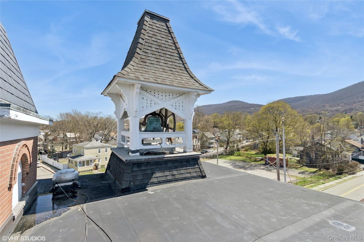 Exterior, Facade, None