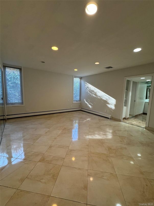 Empty room, Interior, Recessed Lighting