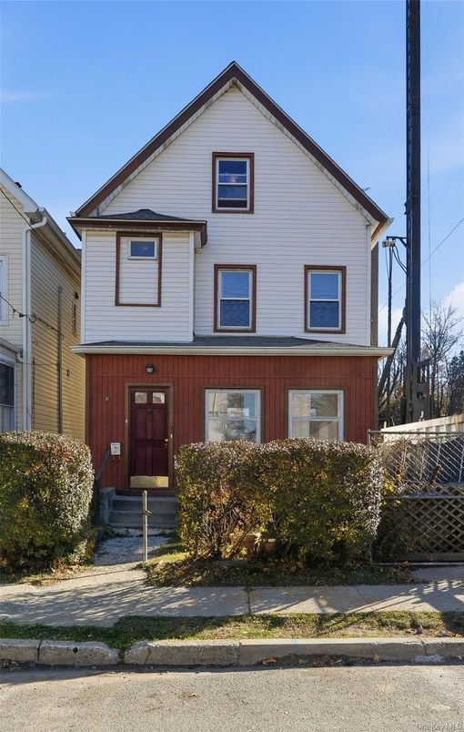 Exterior, Facade, Farmhouse