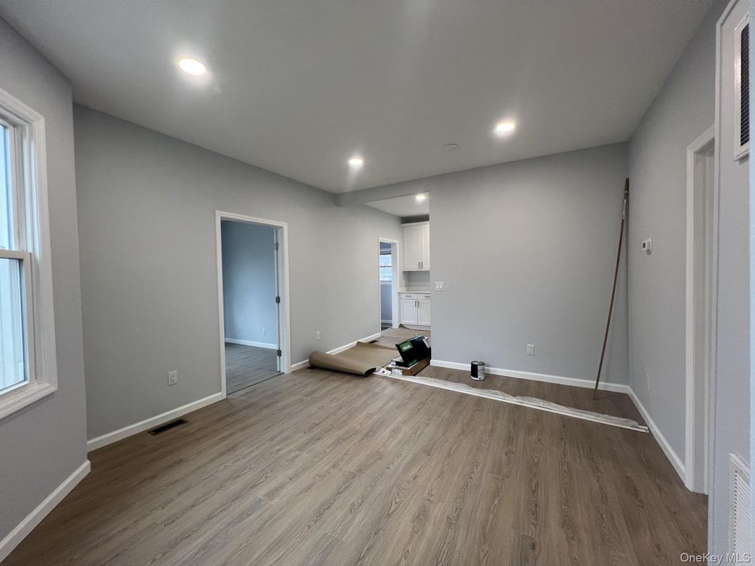Empty room, Fitness Equipment, Interior, Recessed Lighting, Wood Texture Flooring