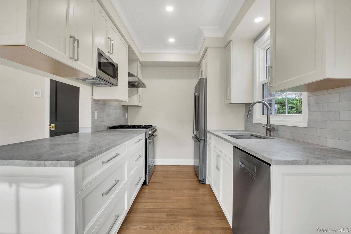 Interior, Kitchen, Recessed Lighting, Wood Texture Flooring