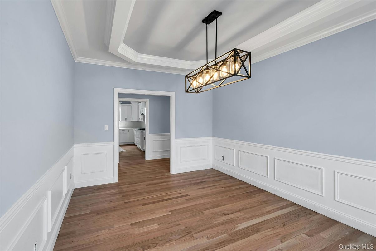 Empty room, Interior, Pendant Lights, Wood Texture Flooring