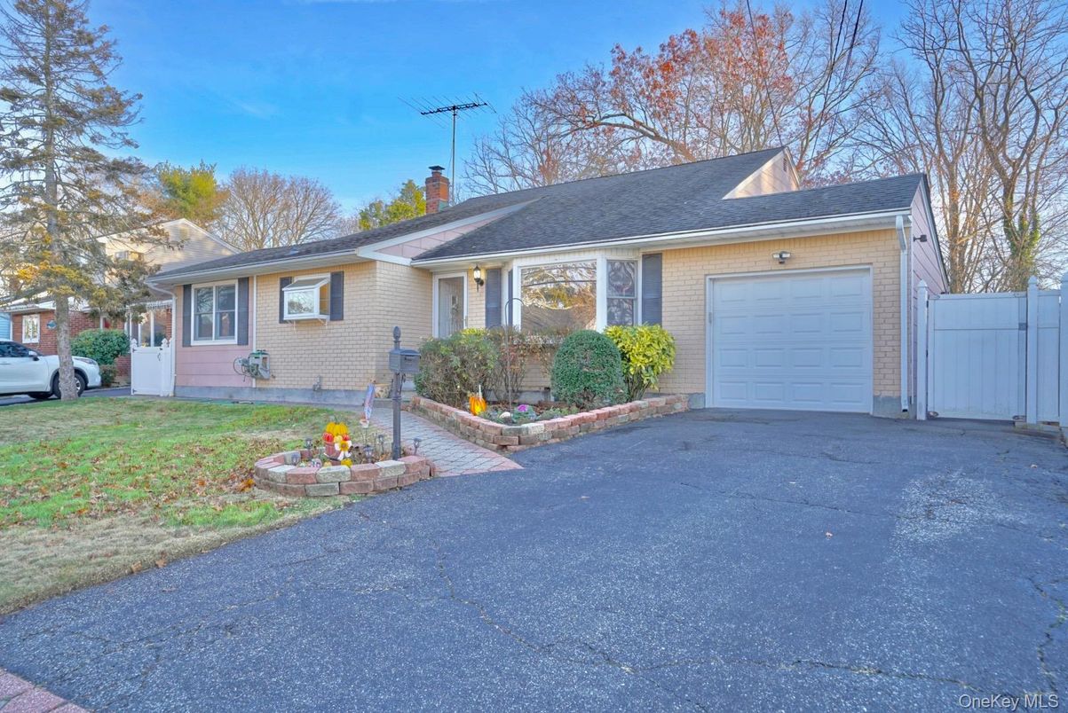 Attached, Exterior, Facade, Brick Facade, Cape Cod