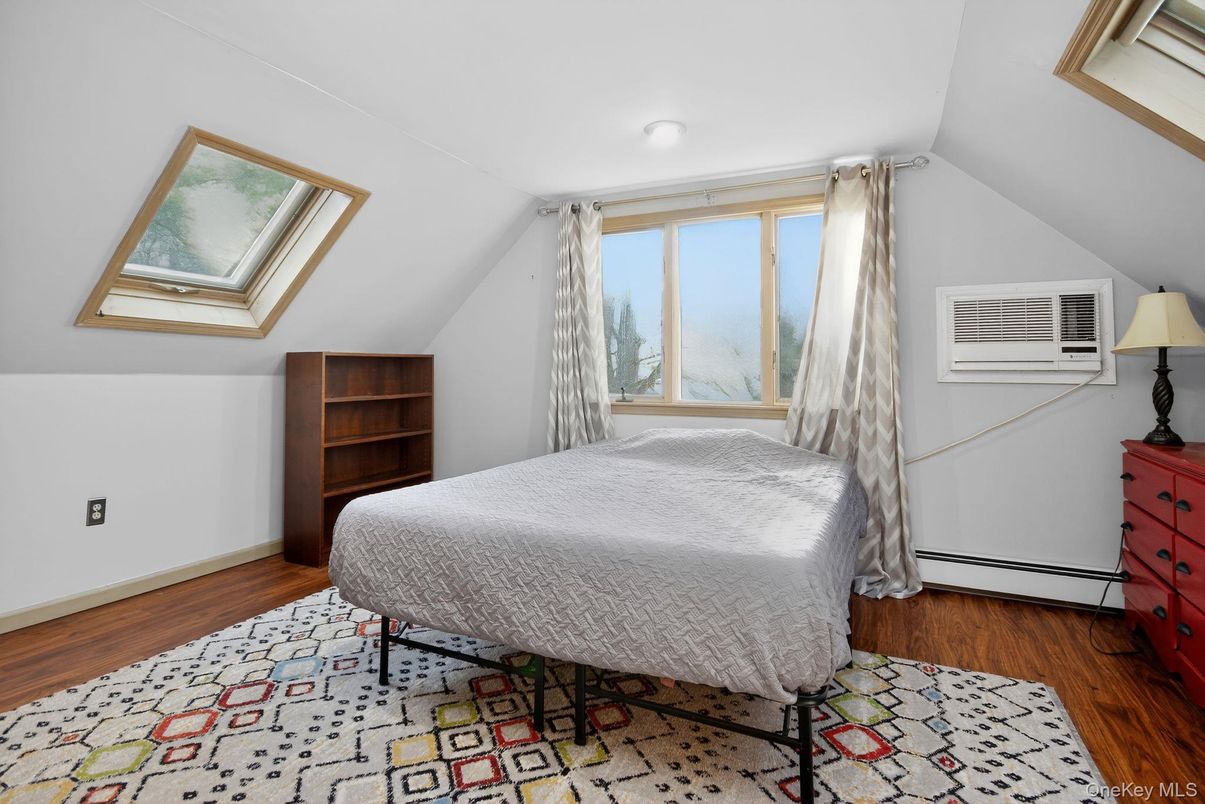 Bedroom, Interior, Water, Wood Texture Flooring