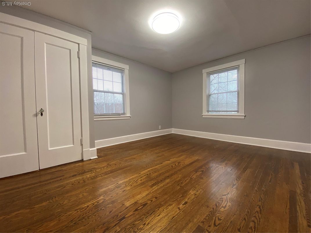 Empty room, Interior, Wooden Ceilings