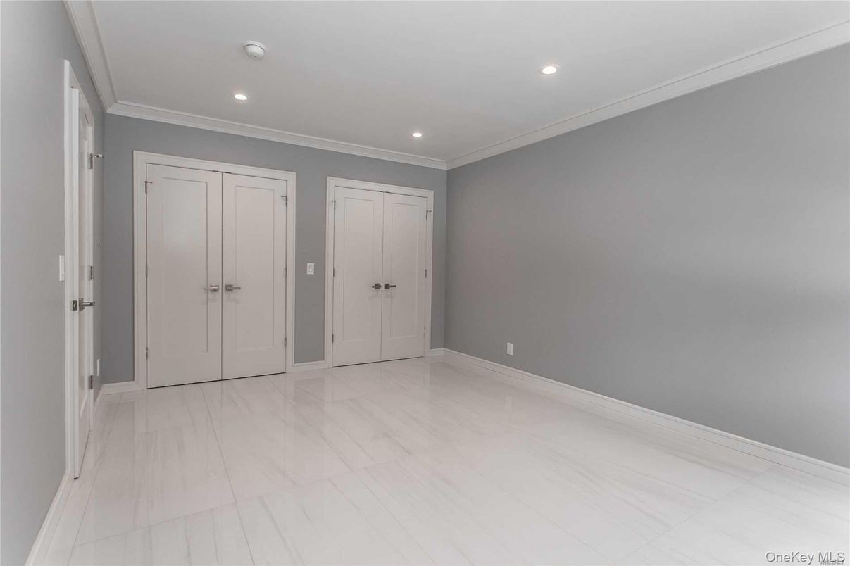 Empty room, Interior, Marble, Recessed Lighting