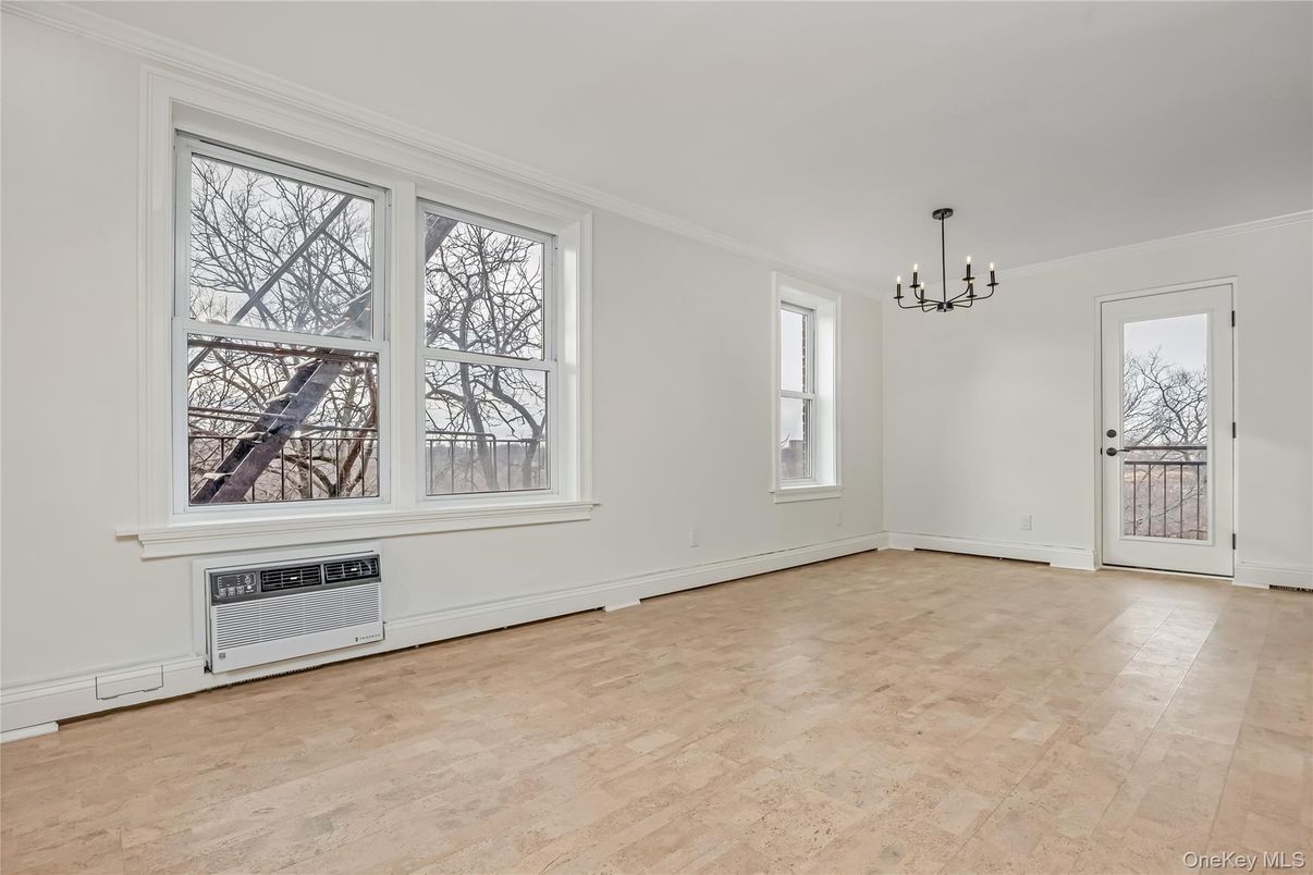 Chandelier, Empty room, Interior, Pendant Lights, Wood Texture Flooring