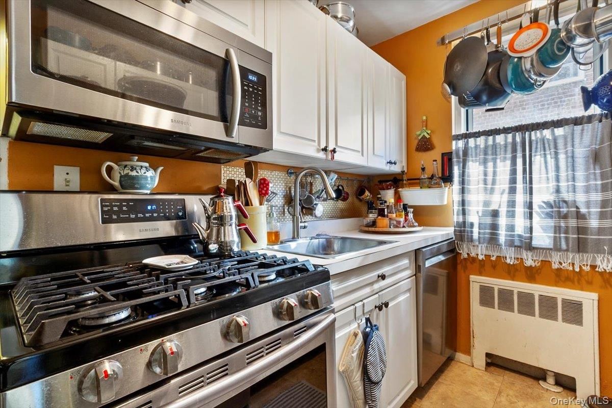 Interior, Kitchen, Stainless Steel Appliances